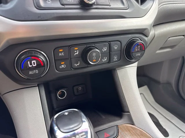 Used 2019 Silver GMC SLE-1 image 21