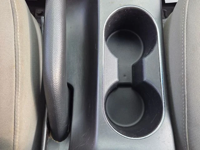 Used 2015 Silver Kia LX image 18