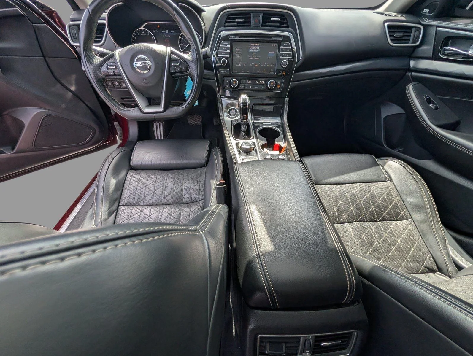 Used 2019 Super Black Nissan Platinum image 27