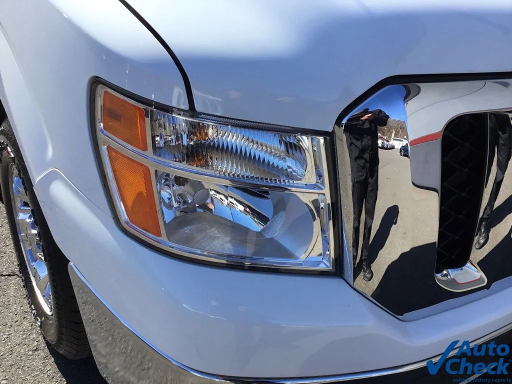 2015 Nissan NV Passenger SV - Photo 15