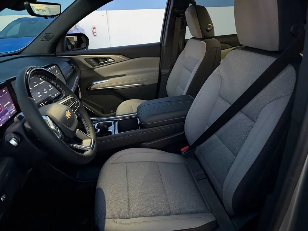 2027 Chevrolet Traverse LT - Photo 10