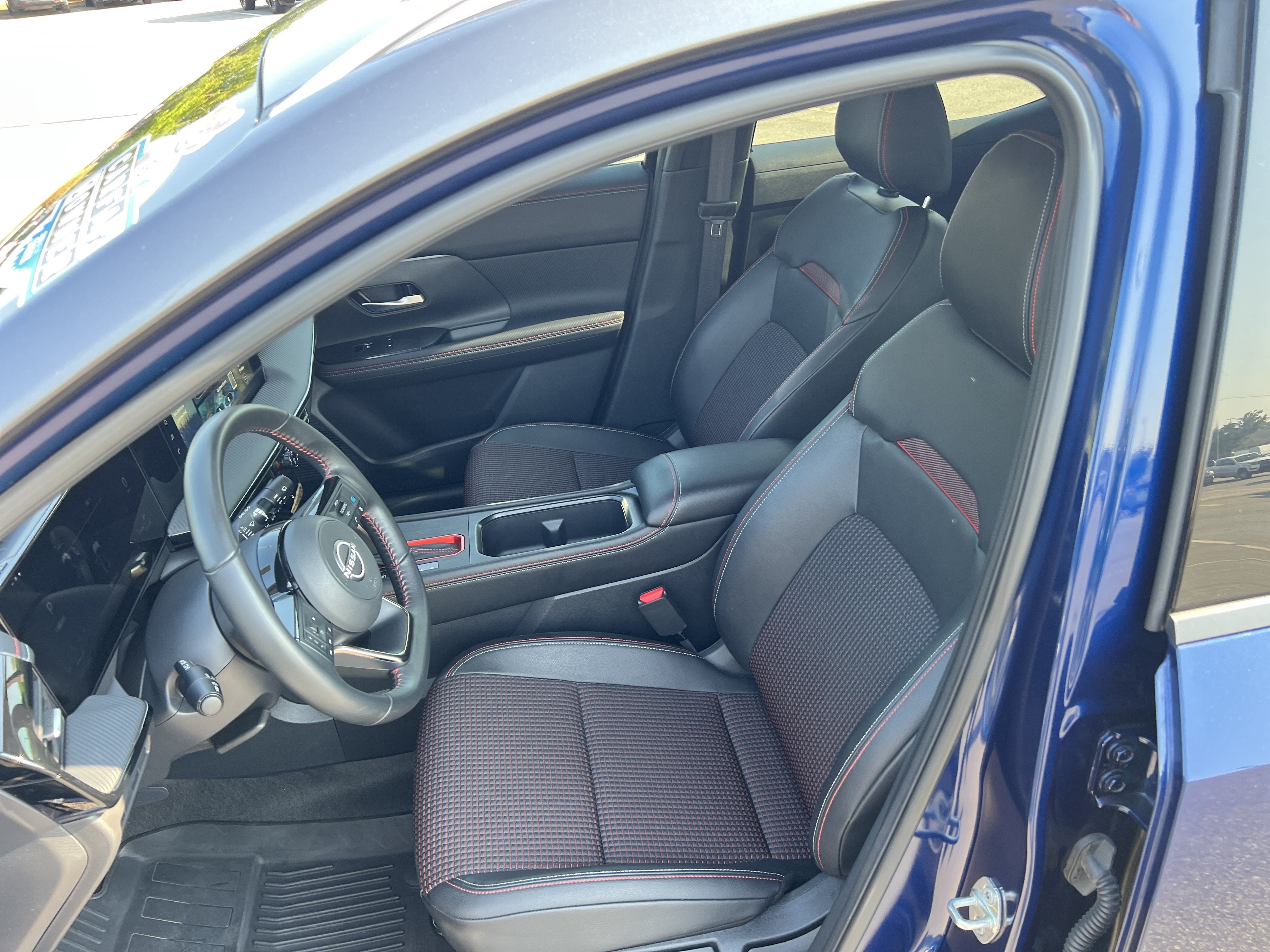 Certified Used 2025 Deep Blue Pearl/Gun Metallic Nissan SR image 13