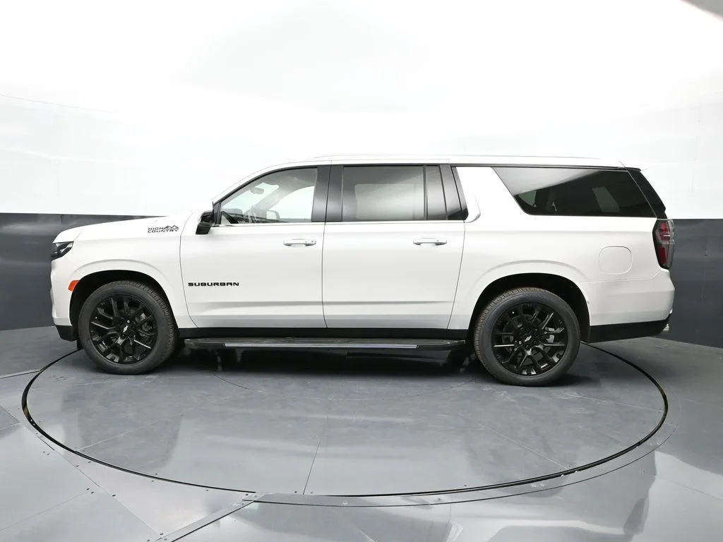 Used 2022 Beige Chevrolet High Country image 36