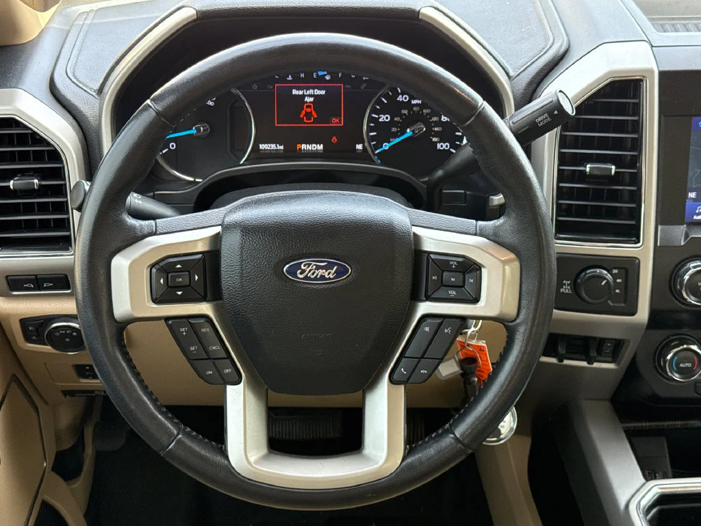 Used 2021  Ford Lariat image 14