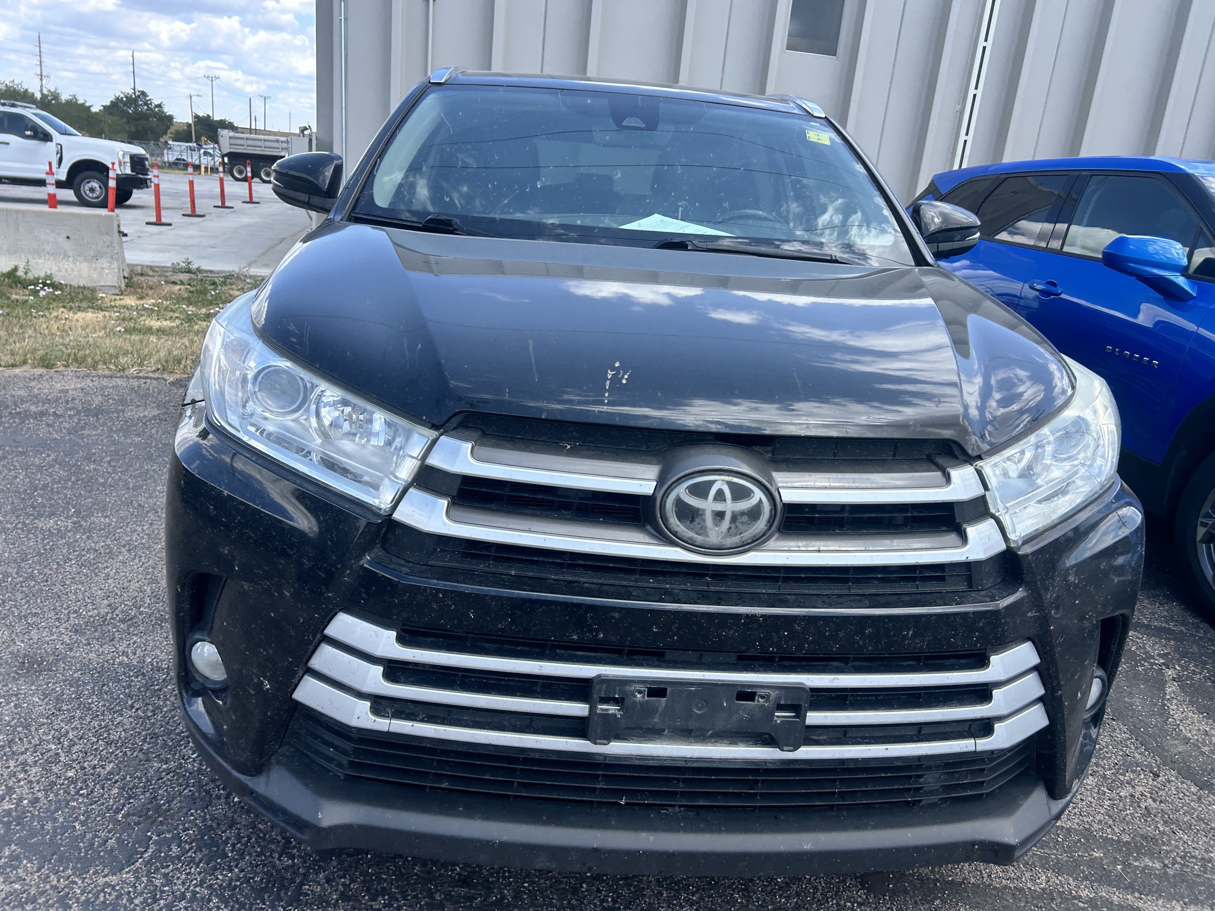Used 2018 Midnight Black Metallic Toyota SE image 7