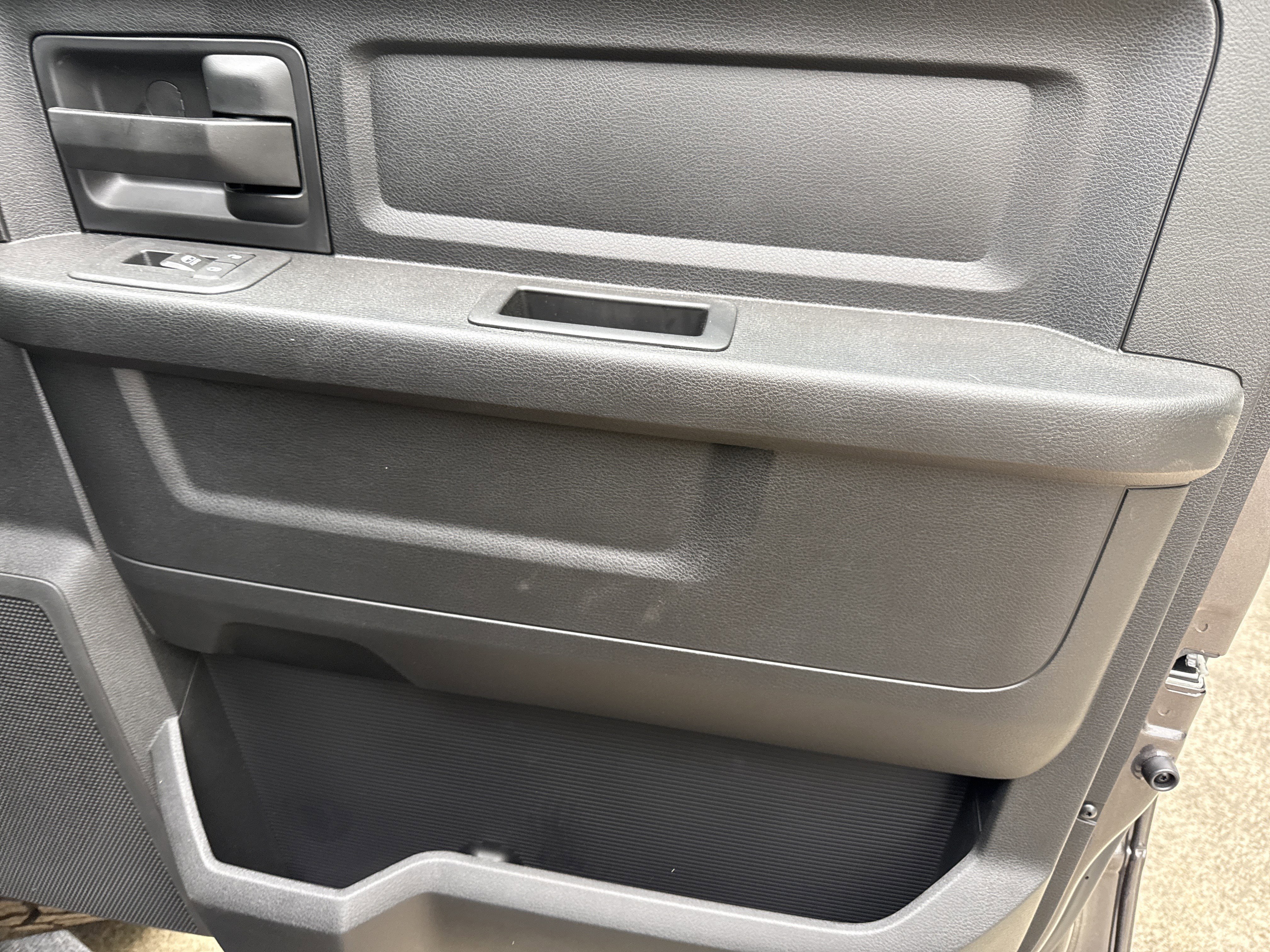 New 2026 Granite Crystal Metallic Clearcoat RAM Tradesman image 17