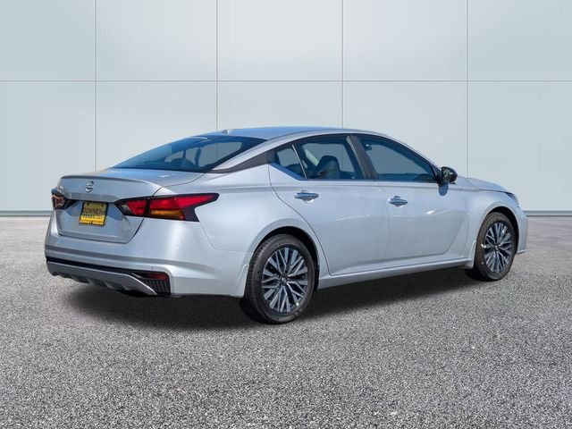 New 2025 Brilliant Silver Metallic Nissan SV image 5
