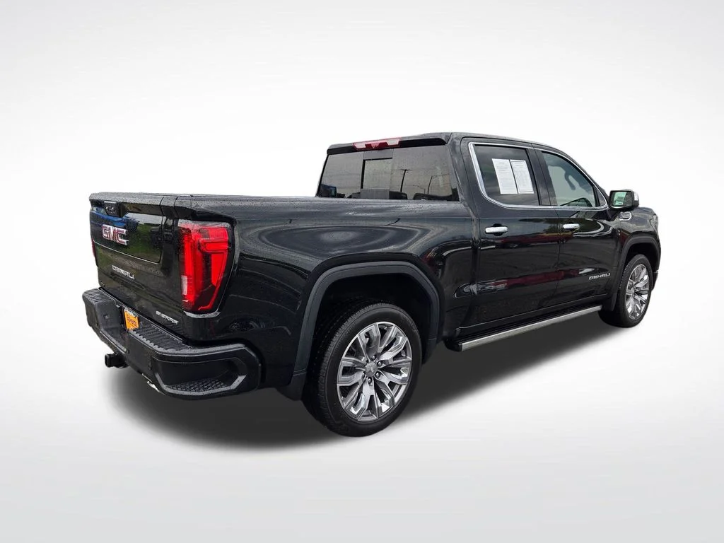 Used 2025 Black GMC Denali image 3