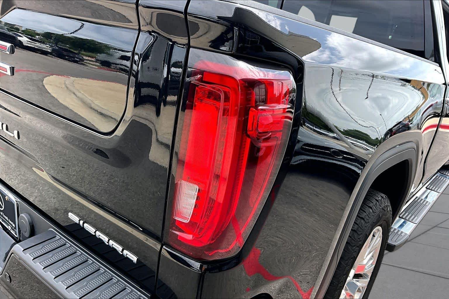 Used 2019 Onyx Black GMC Denali image 28