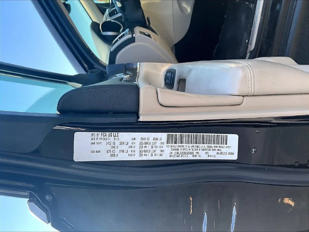 Used 2017 Black Jeep Limited image 27