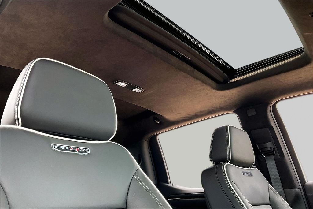 Used 2024 White GMC AT4X image 17