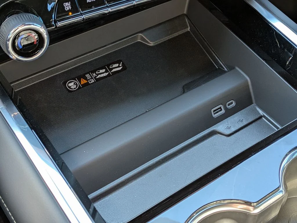 2026 Chevrolet Suburban Premier - Photo 33