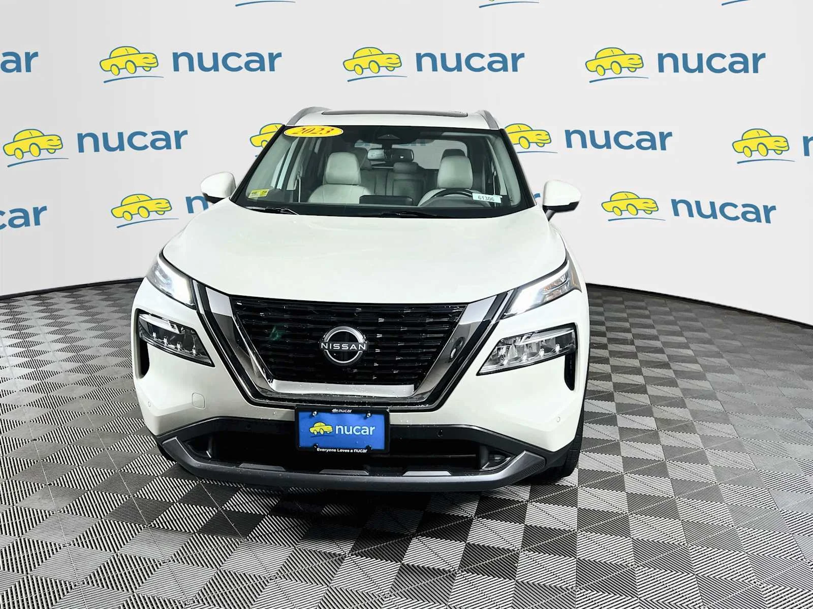 Used 2023 Pearl White Tricoat Nissan SL image 2
