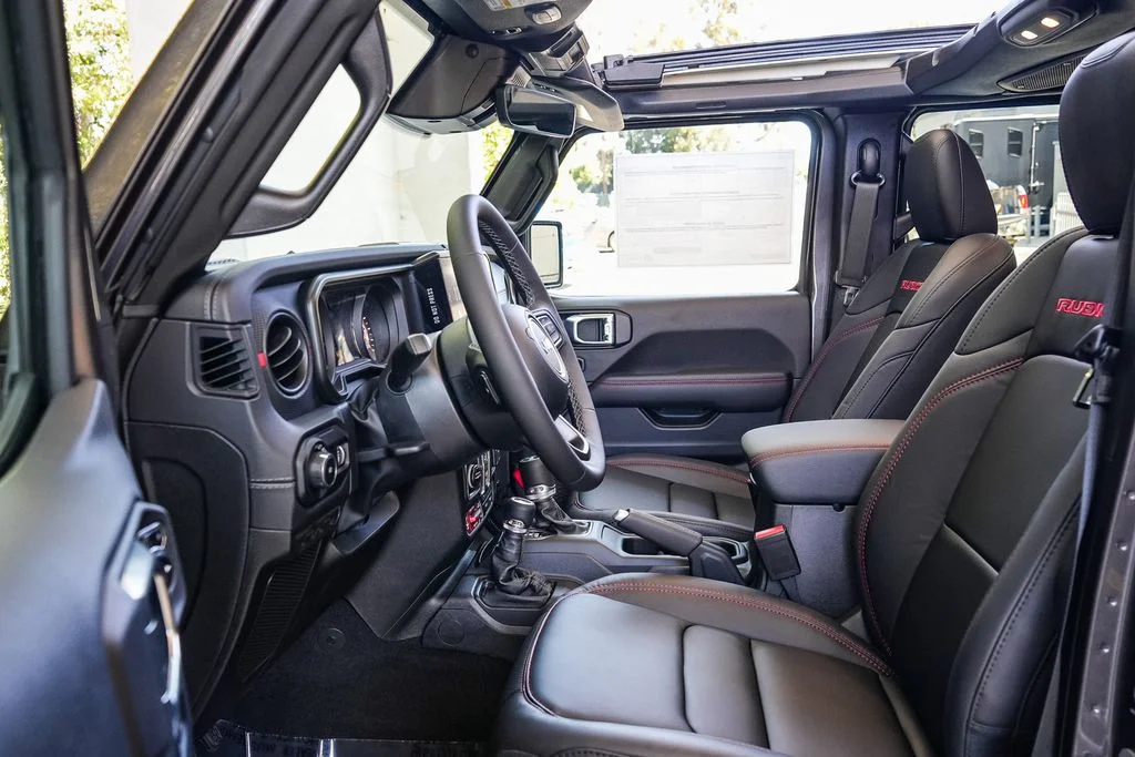 New 2026 Granite Crystal Metallic Clear-Coat Exterior Paint Jeep Rubicon X image 18