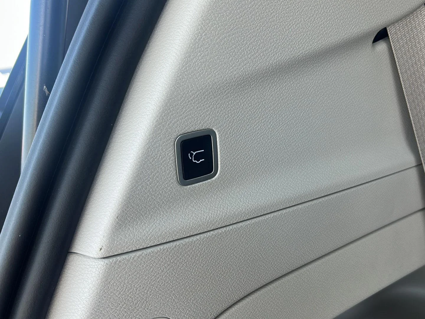 Used 2022 Silver Mist Clearcoat Chrysler Touring L image 20