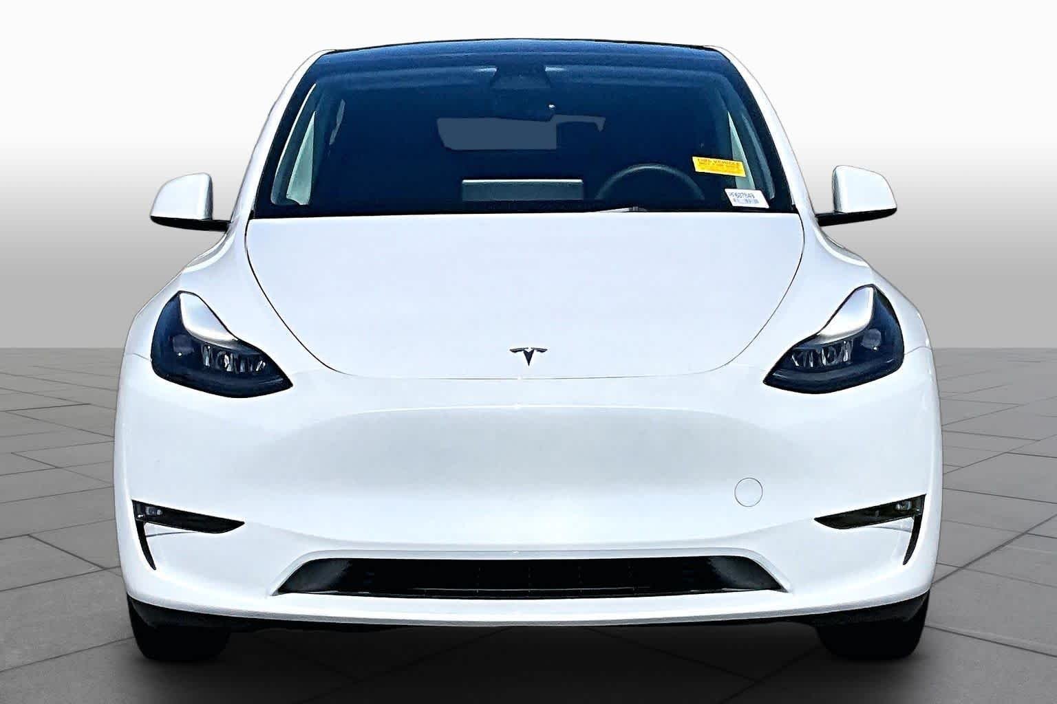 Used 2023 Pearl White Multi Tesla  image 3
