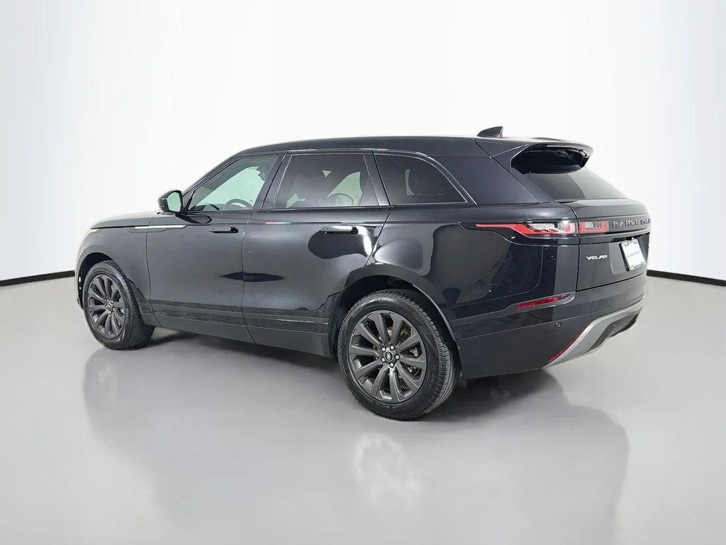 Used 2022 Black Land Rover S image 7