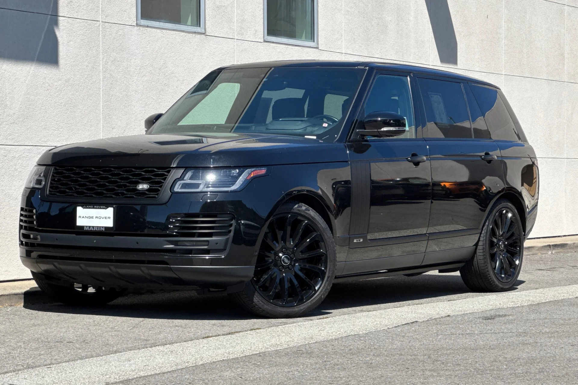 Used 2022 Black Land Rover Autobiography image 1