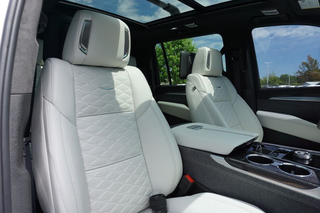 Used 2025 Crystal White Cadillac V-Series image 55