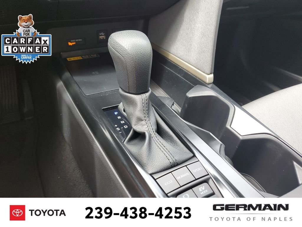Used 2025 White Toyota LE image 27