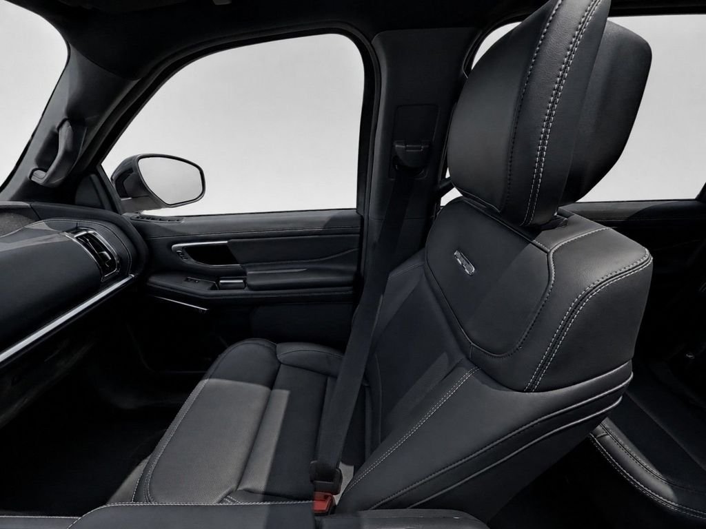 New 2027 Star White Metallic Tri-Coat Ford MAX Platinum image 14