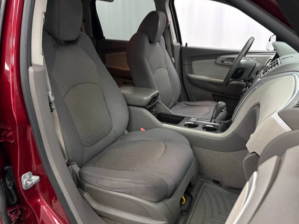 Used 2011 Red Jewel Tintcoat Chevrolet LT w/1LT image 30