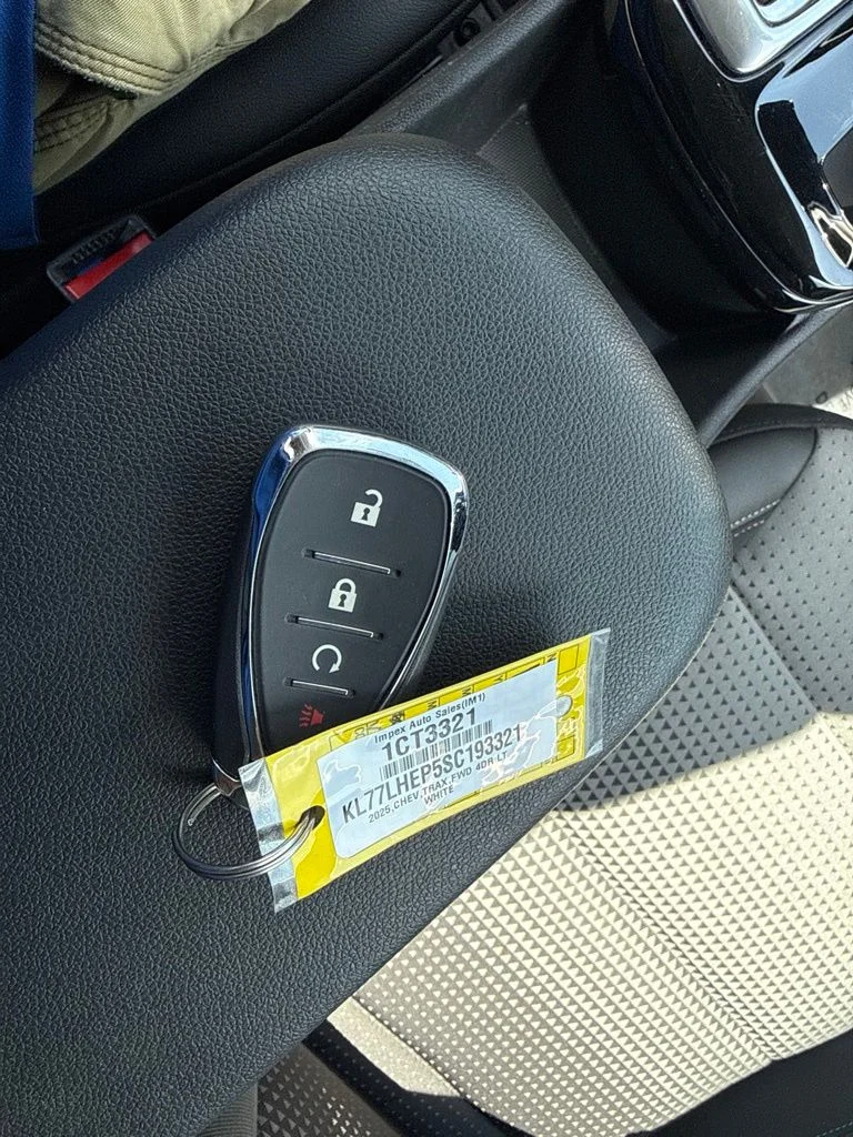 Used 2025 White Chevrolet LT image 5