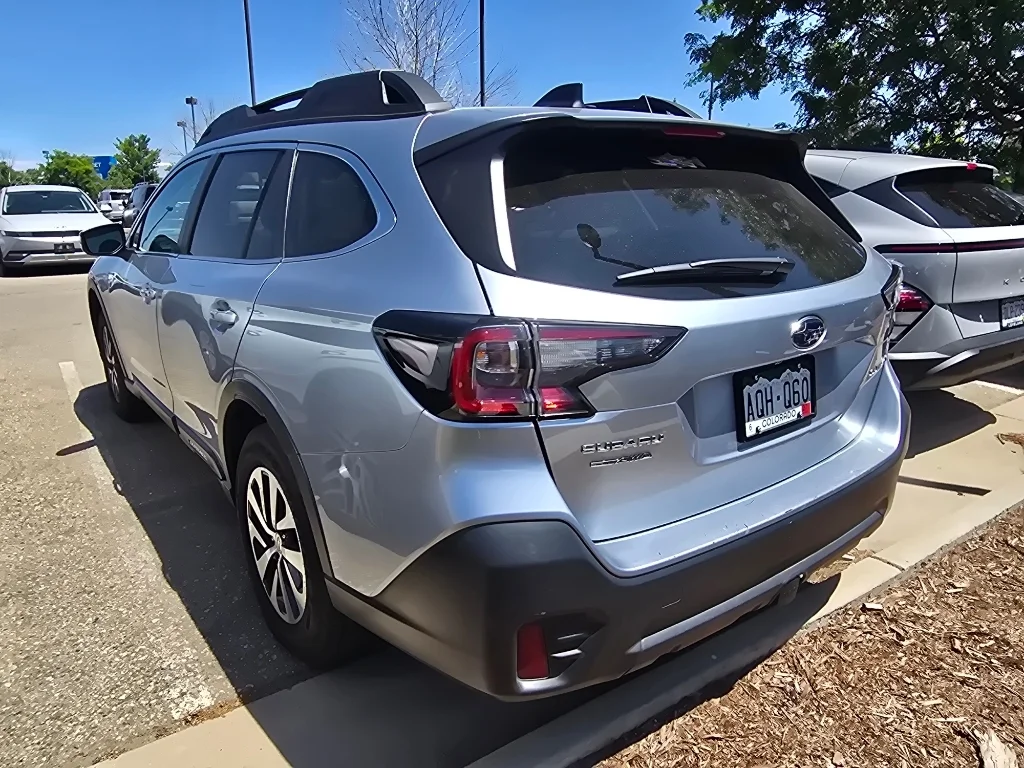 Used 2022 Ice Silver Metallic Subaru Premium image 14