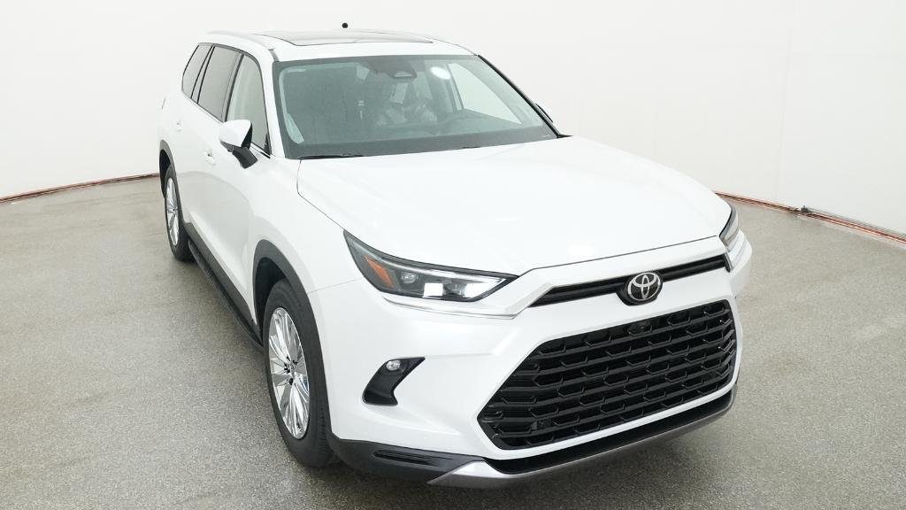 New 2026 Wind Chill Pearl Toyota Platinum image 17