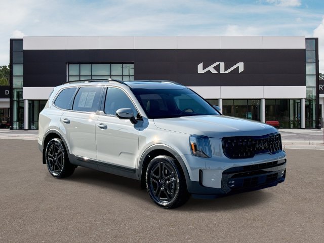 Used 2025 Gray Kia SX-Prestige X-Line image 2