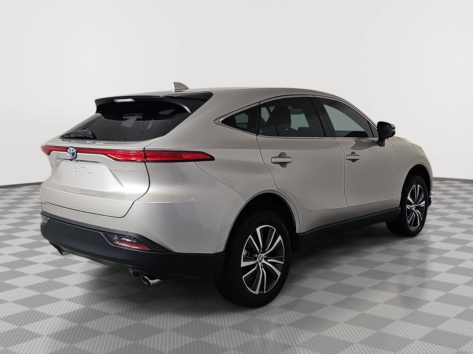Used 2023 Silver Toyota LE image 8