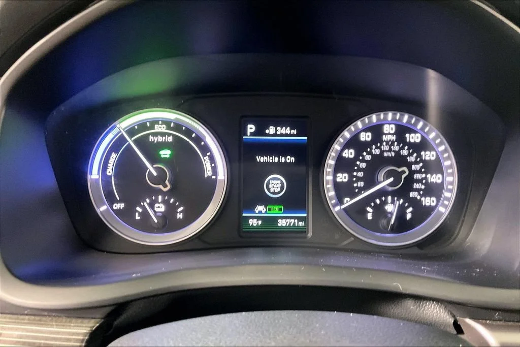 Certified Used 2019 Silver Hyundai Limited image 12