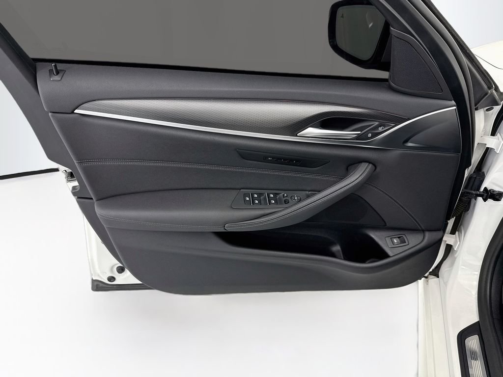 Used 2022 Alpine White BMW 530i image 23