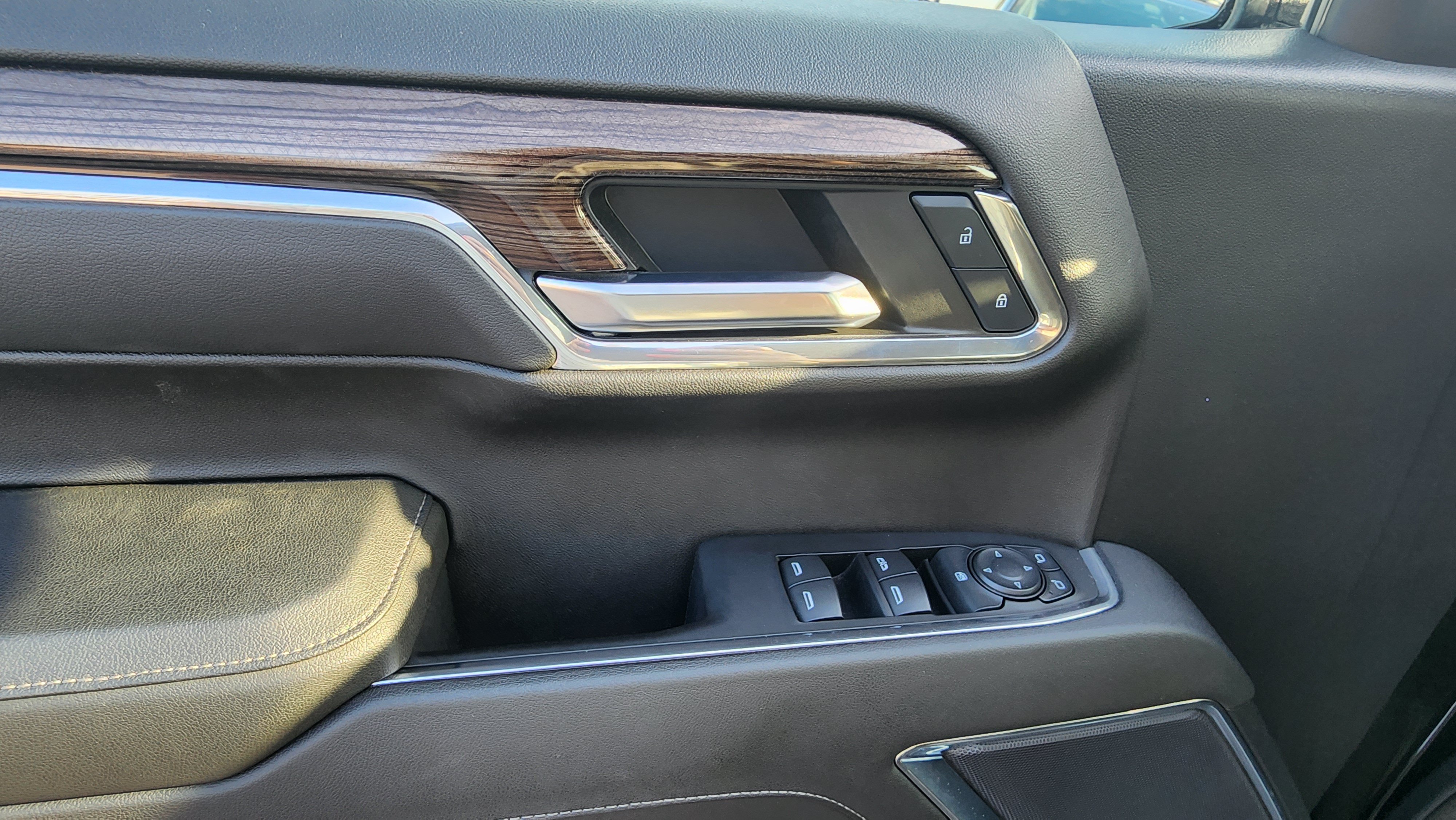 2023 Chevrolet Silverado 1500 LT - Photo 8