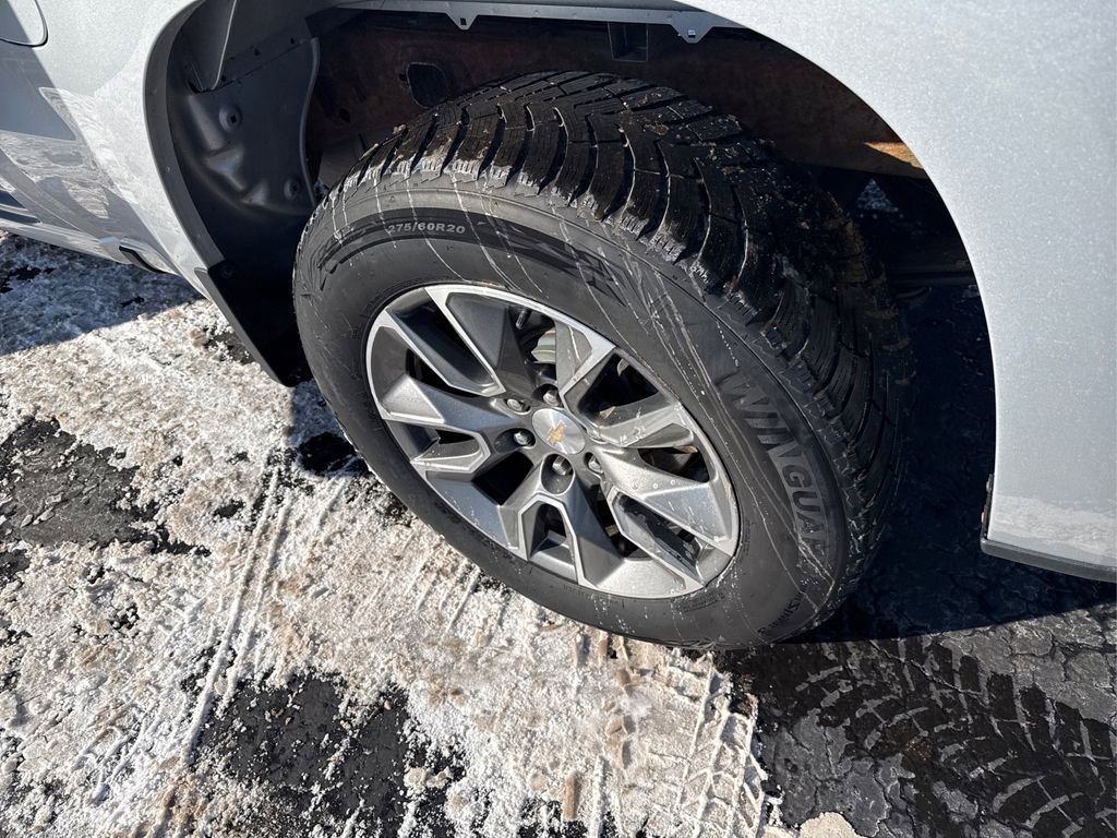 Used 2022 Silver Ice Metallic Chevrolet LT image 22