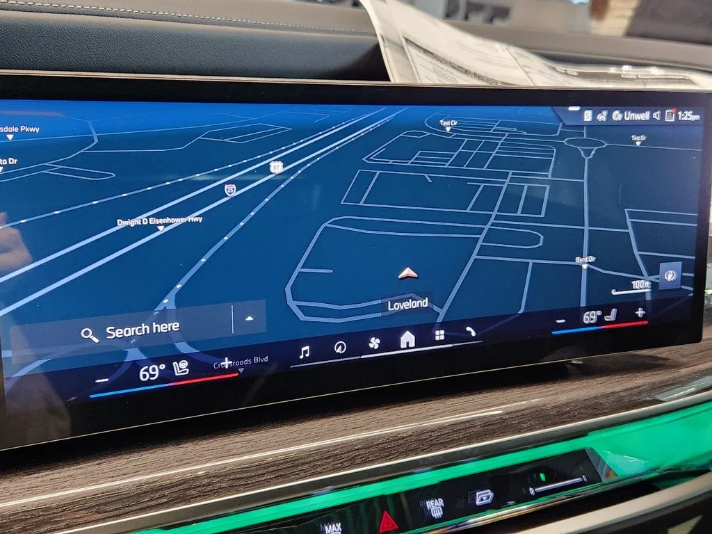 New 2026 Carbon Black Metallic BMW 740i xDrive image 15