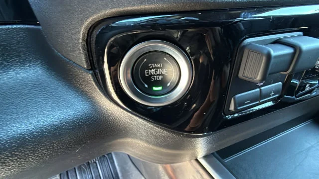2025 GMC Sierra 1500 SLT - Photo 17