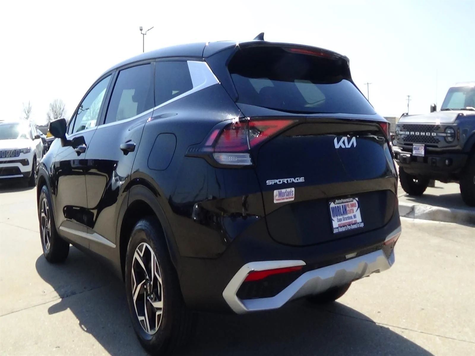 Used 2025 Ebony Black (eb) Kia LX image 8