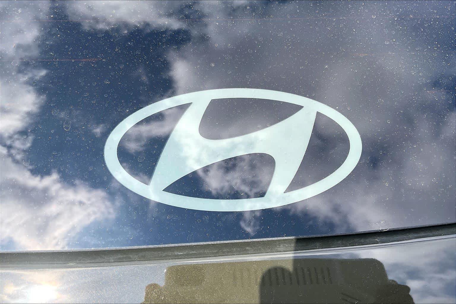 Used 2025 Rockwood Green Hyundai SEL image 31