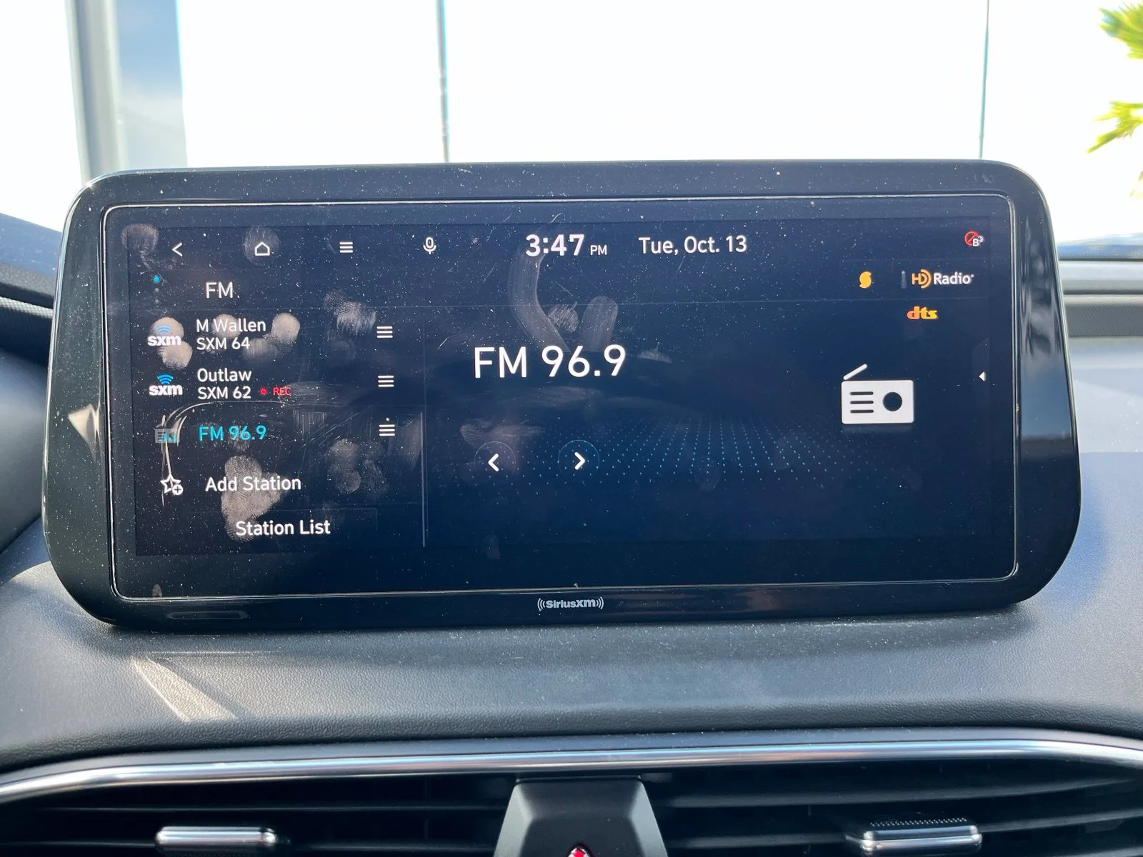 Used 2023 Black Hyundai SEL image 10