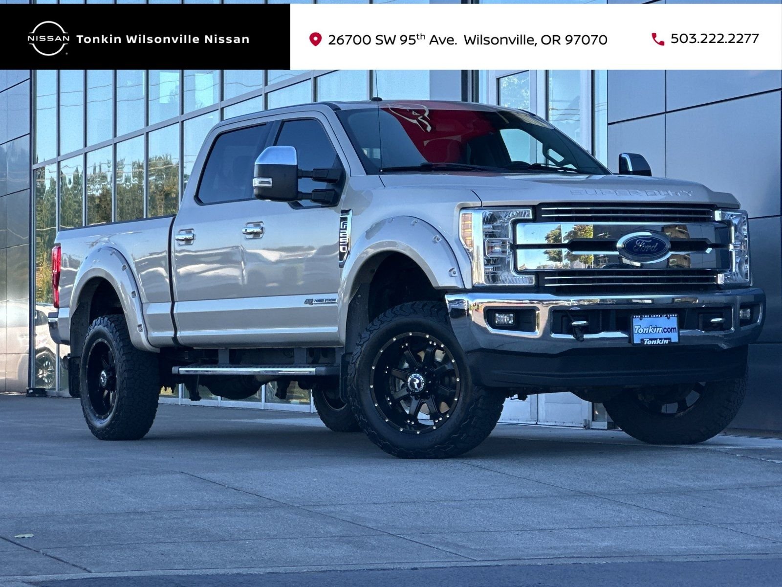 Used 2017 White Gold Metallic Ford Lariat image 1