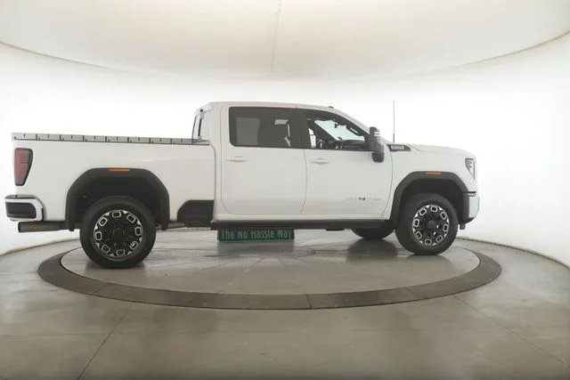 Used 2024 White GMC AT4 image 6