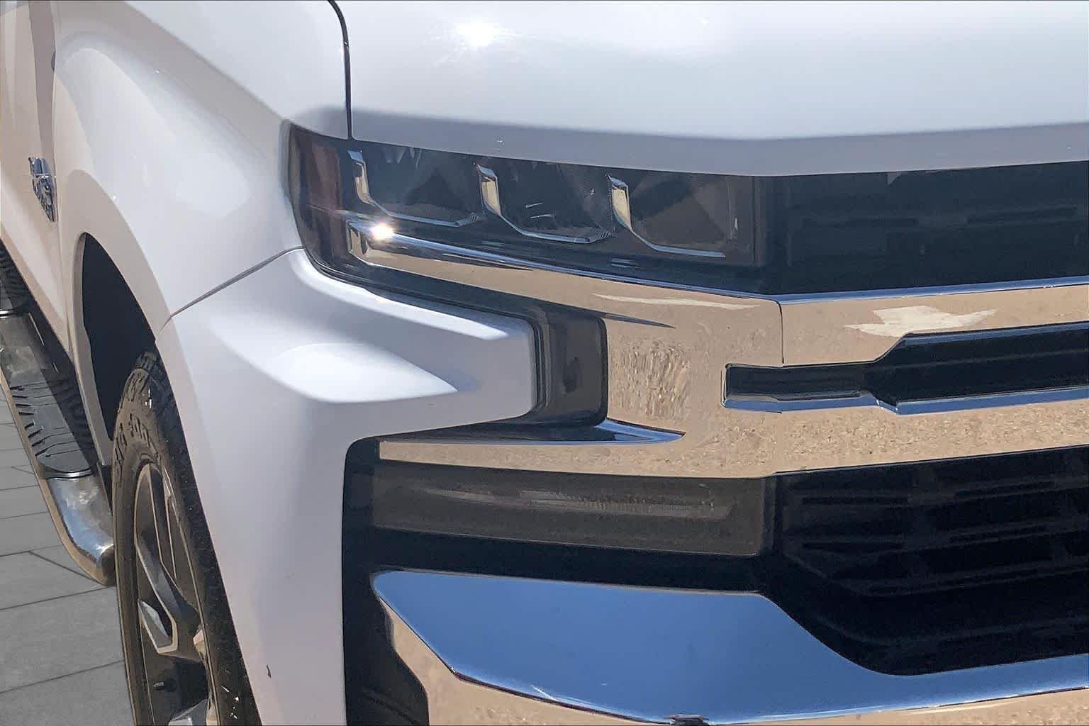 Used 2019 Summit White Chevrolet LT image 28