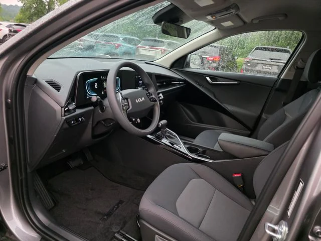 New 2026 Steel Gray Kia LX image 13