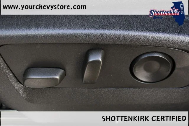 Used 2023 Gray Chevrolet Z71 image 16
