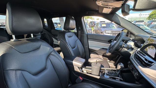 Certified Used 2025 Silver Jeep Limited image 17