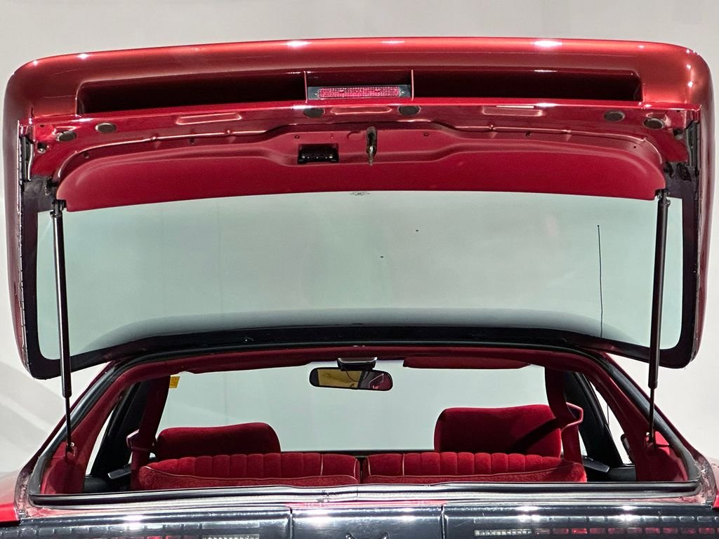 Used 1987 Red Pontiac  image 38