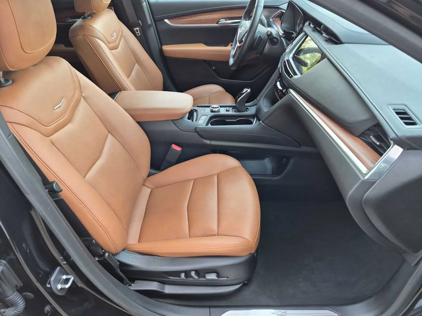 Used 2023 STELLAR BLACK METALLIC Cadillac AWD Premium Luxury image 29
