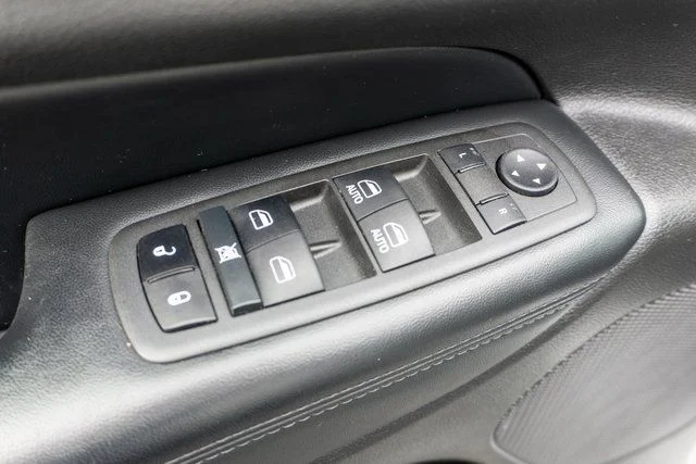 Used 2022 White Jeep Limited image 20