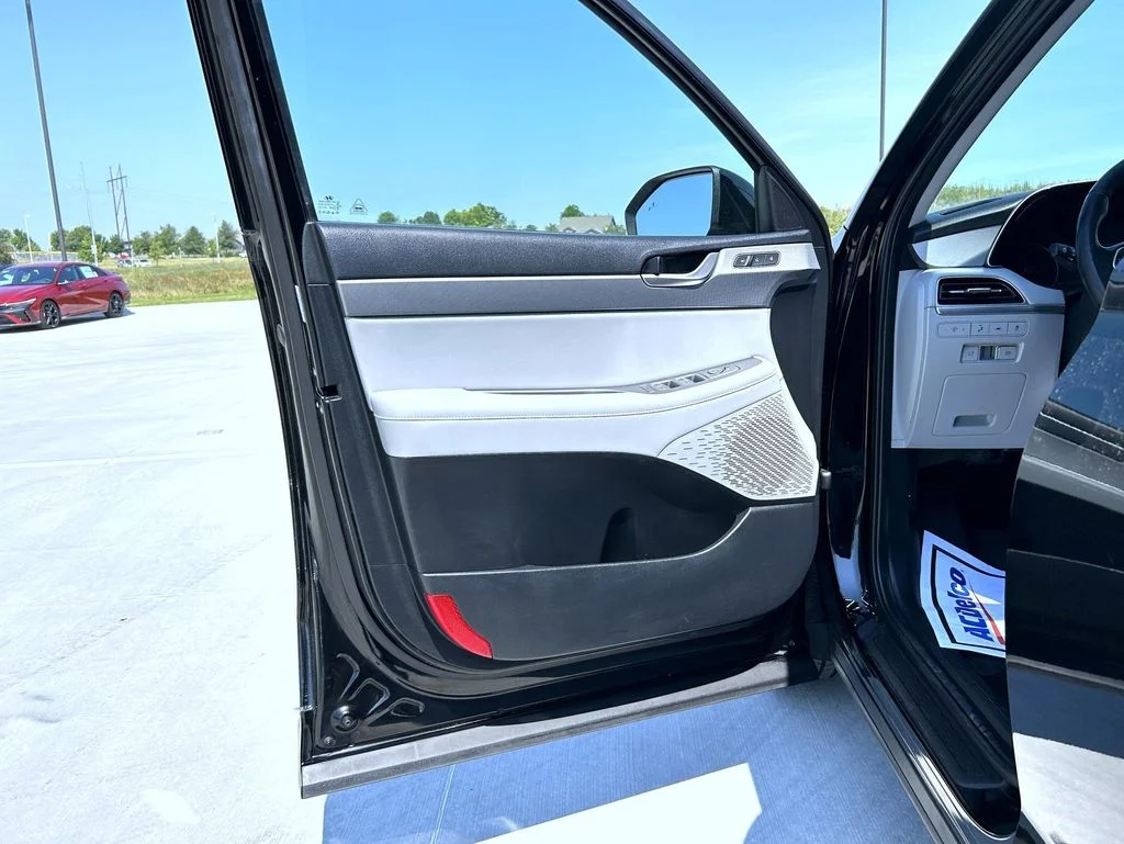 Used 2021 Black Hyundai SEL image 10